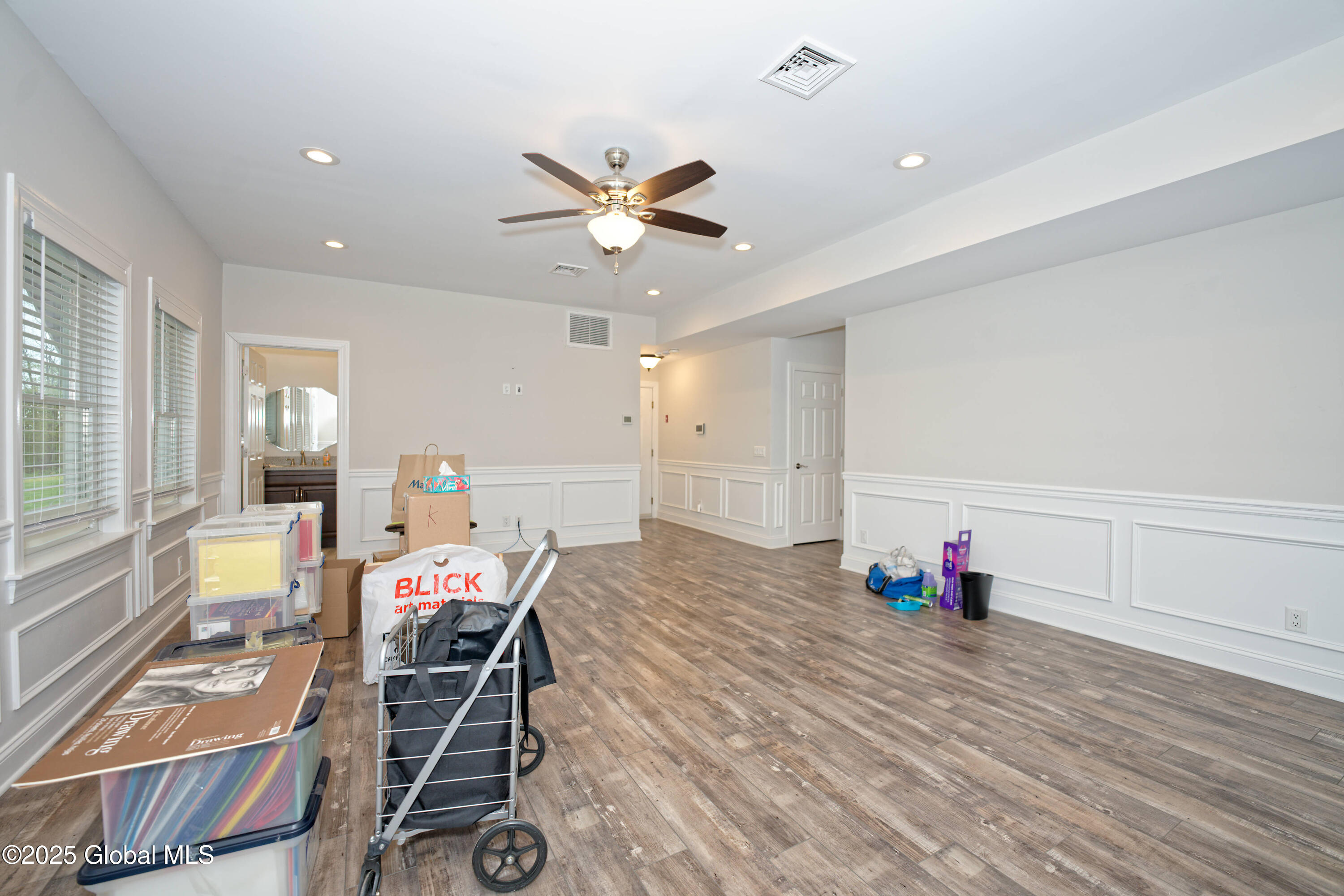 23 Quaker Hill Road Milton, NY 12547 - Photo 17 of 75 3 Livingroom 3