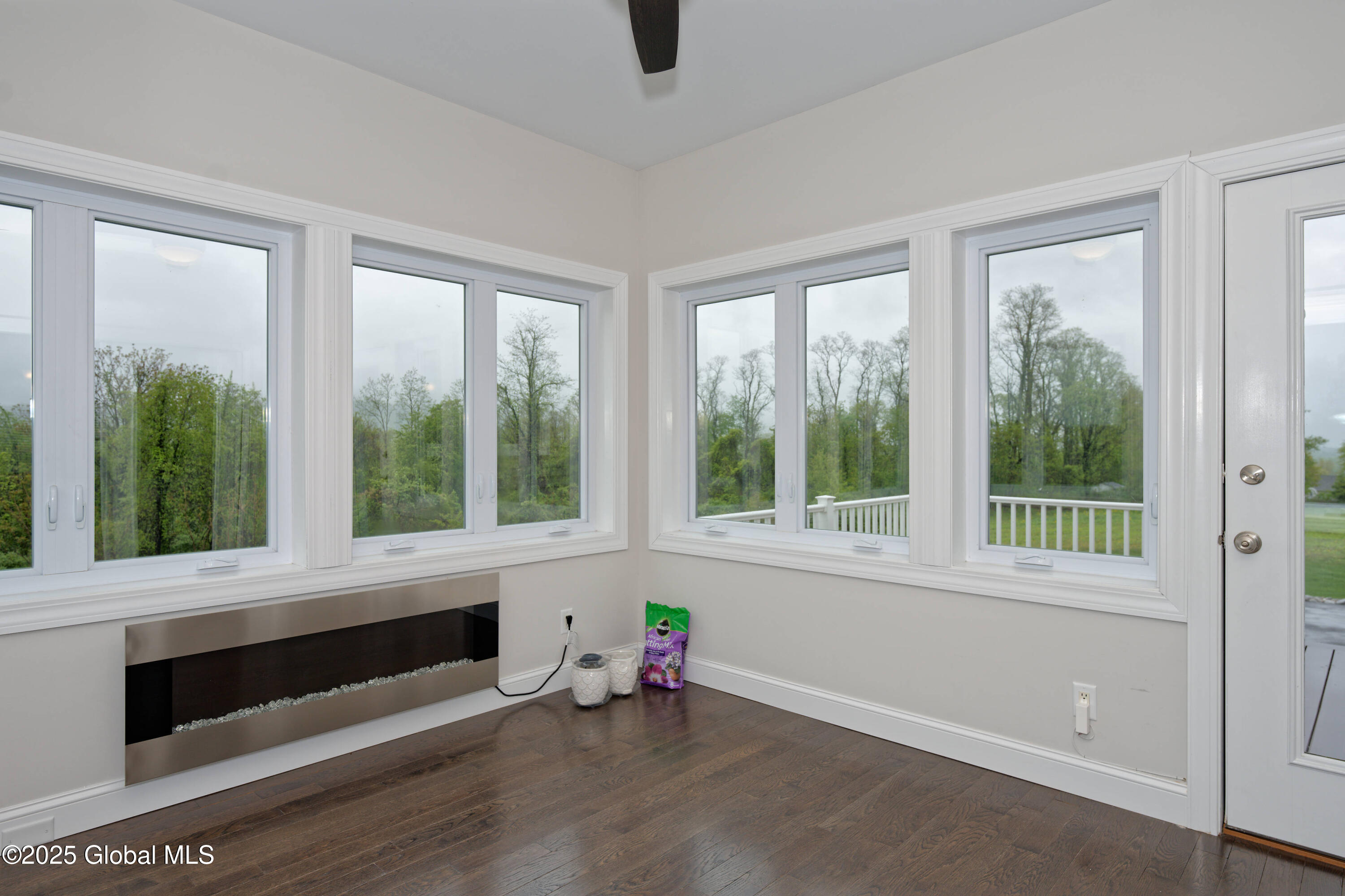 23 Quaker Hill Road Milton, NY 12547 - Photo 29 of 75 6 Sunroom 2
