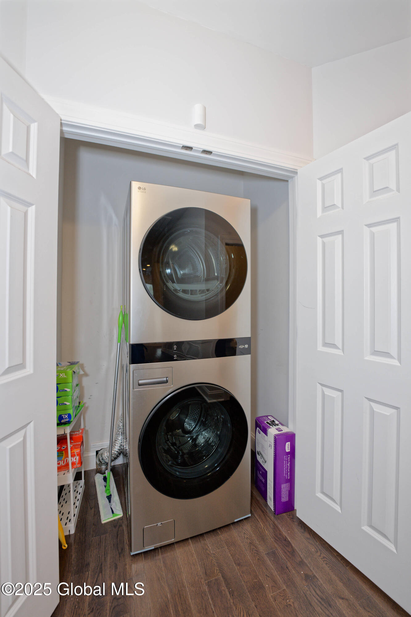 23 Quaker Hill Road Milton, NY 12547 - Photo 48 of 75 9 Bathroom 5