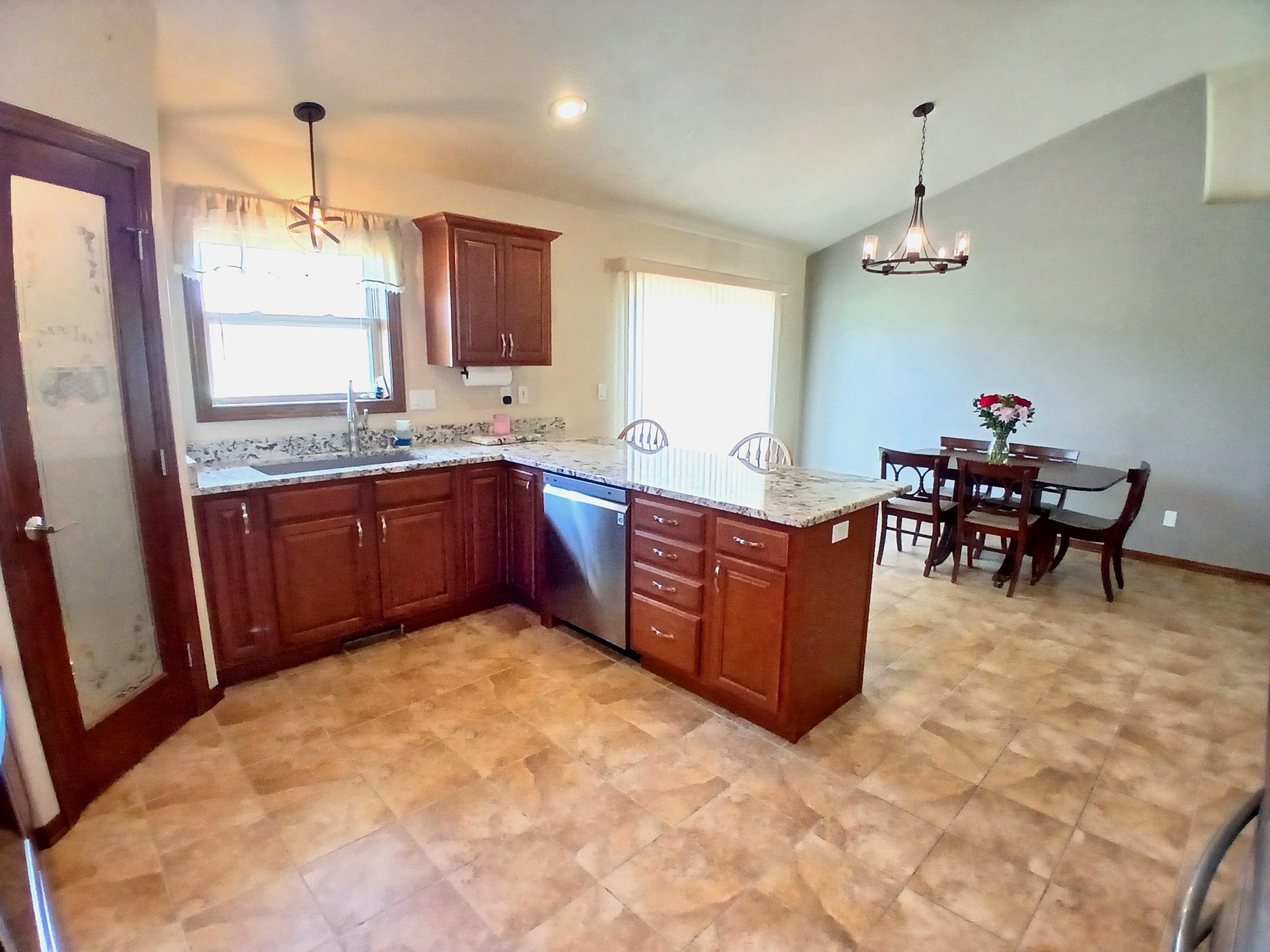 2680 Sussex Road Green Bay, WI 54311 - Photo 13 of 40