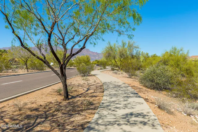 $429,900 | 10134 East Meandering Trail Lane, Gold Canyon, AZ 85118