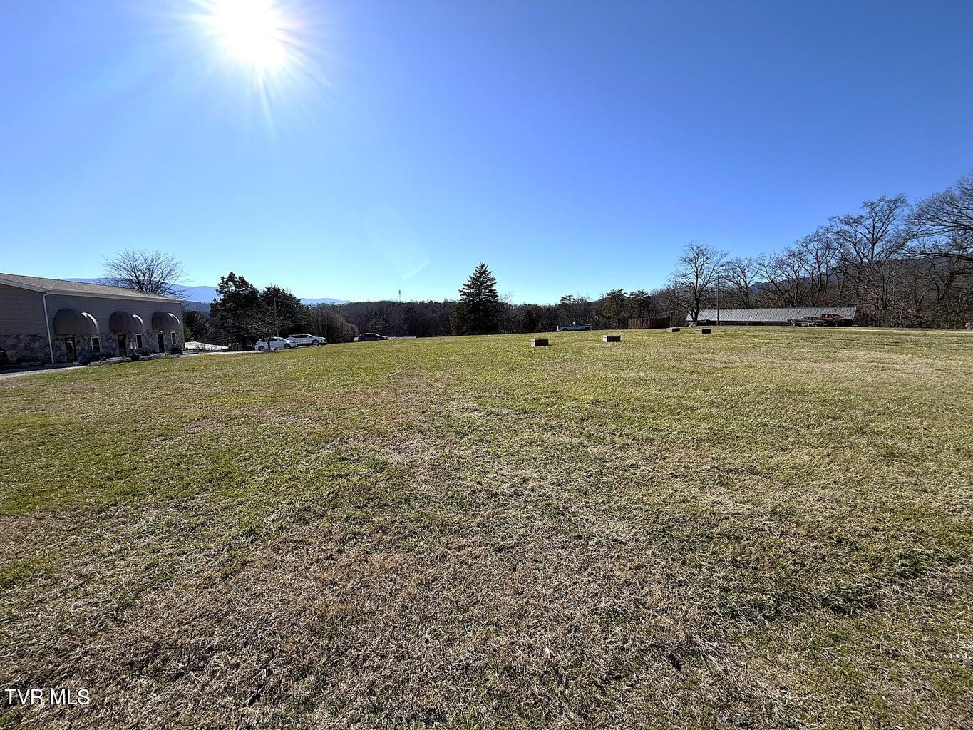2482 Elk Way Newport, TN 37821 - Photo 5 of 36 10
