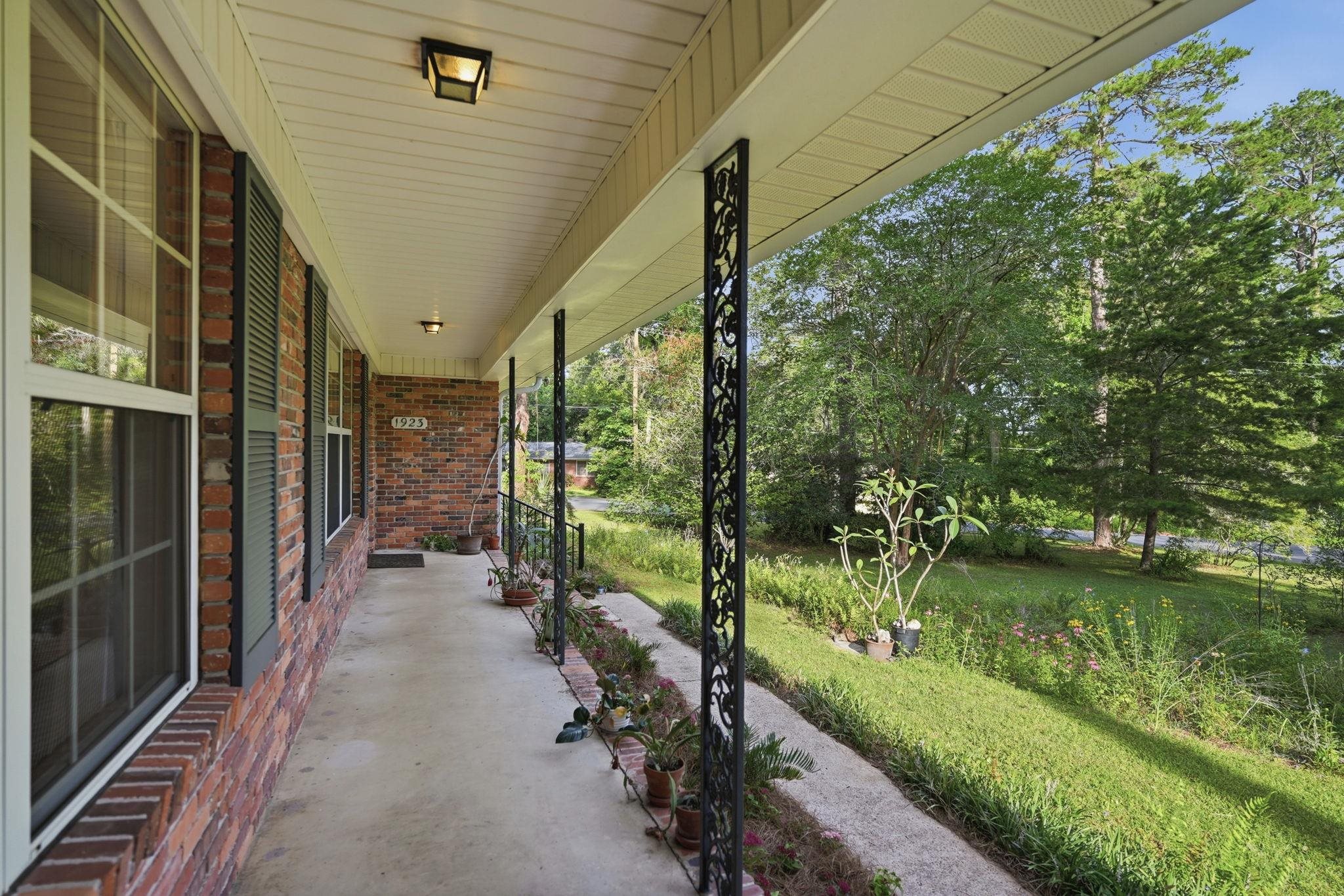 1923 Sharon Road Tallahassee, FL 32303 - Photo 7 of 52