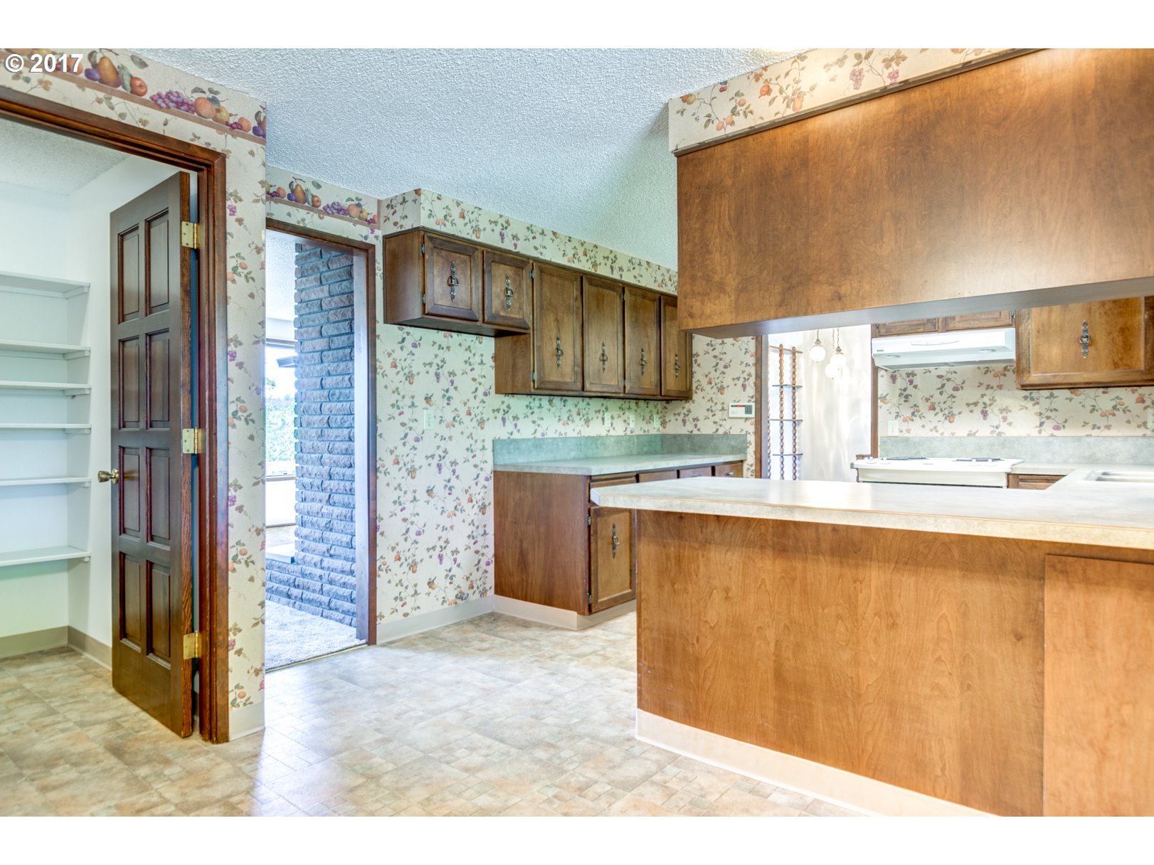 22800 Southwest Chapman Road Sherwood, OR 97140 - Photo 12 of 32 Kitchen