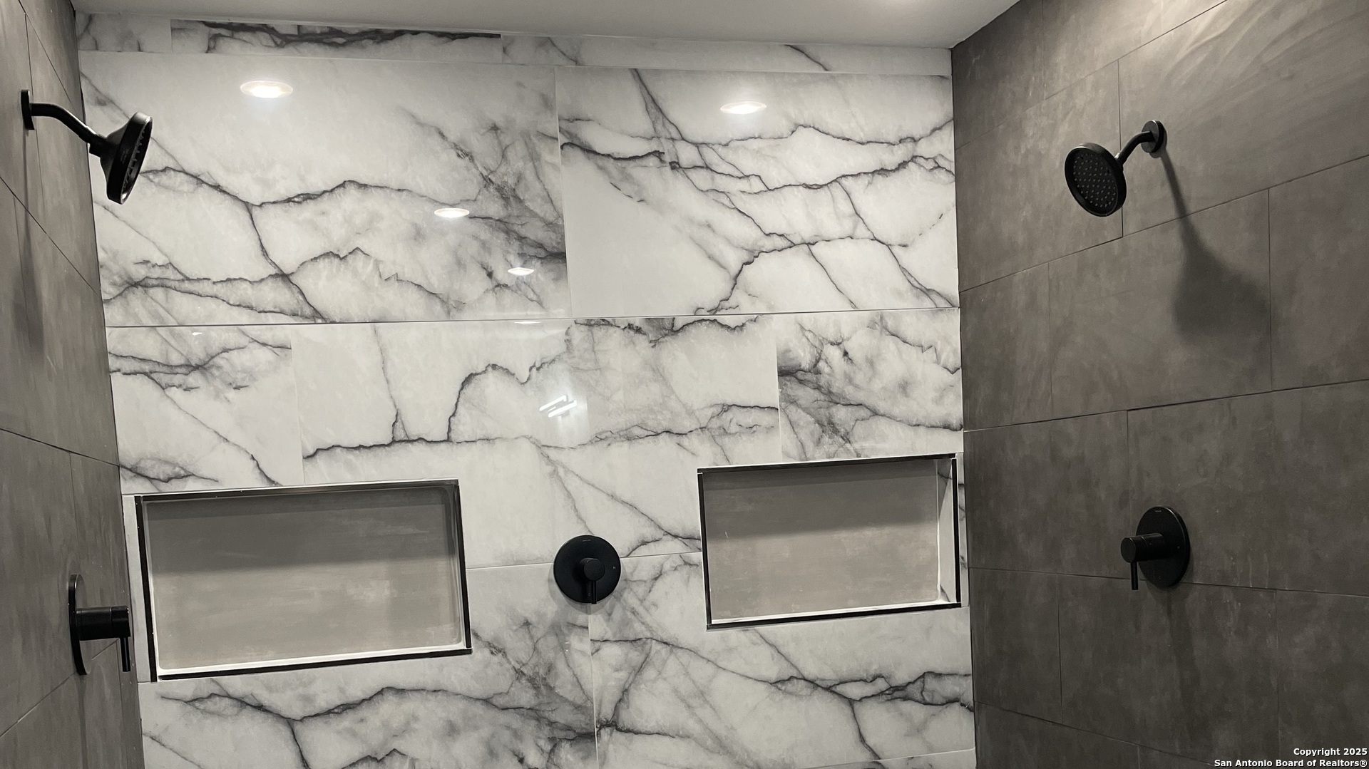 210 County Road 4643 Hondo, TX 78861 - Photo 13 of 13 a bathroom with a shower