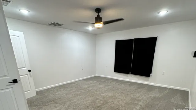 $3,000 | 210 County Road 4643, Hondo, TX 78861