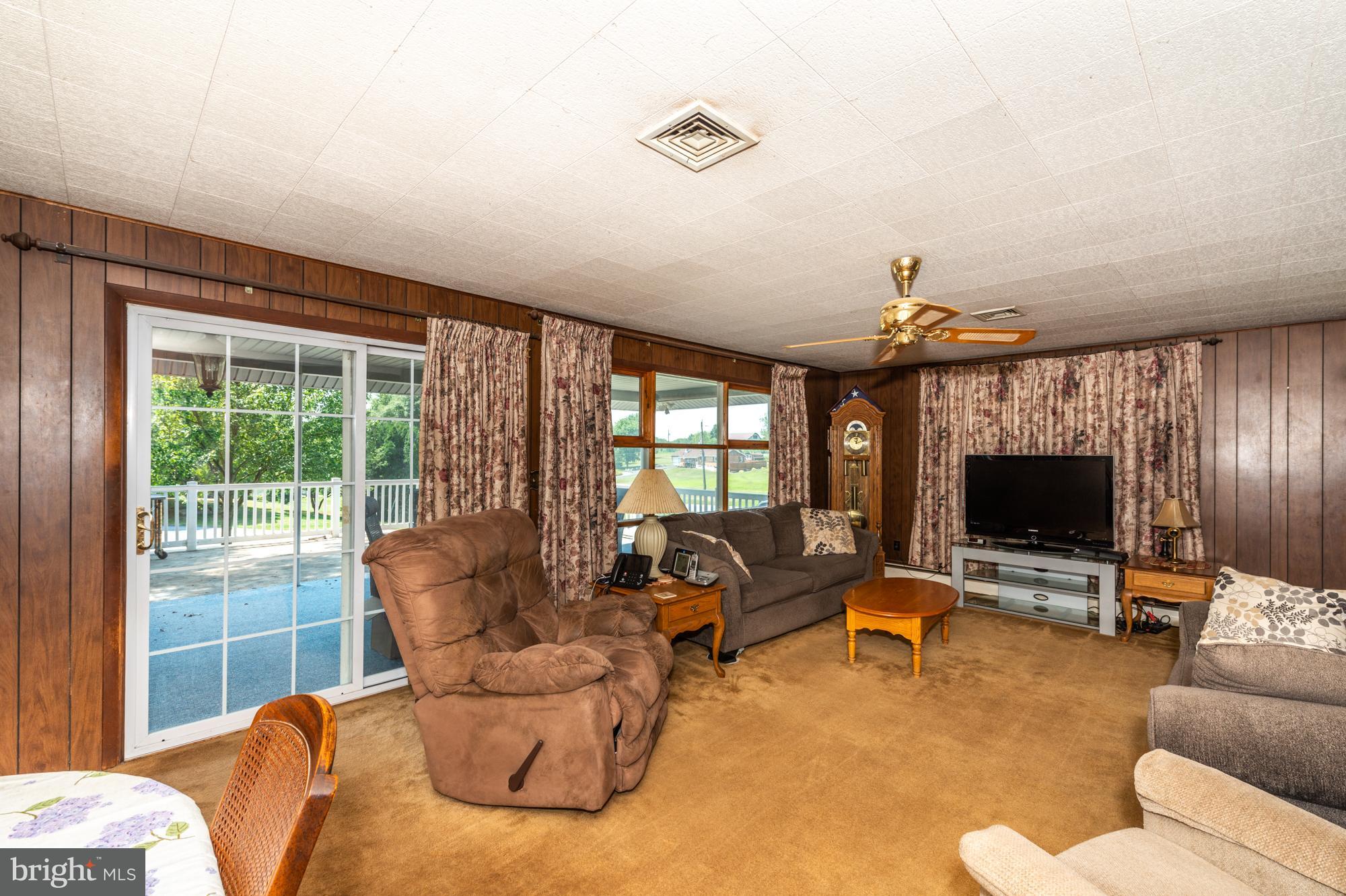 4318 Heather Road Elizabethtown, PA 17022 - Photo 3 of 28 Gallery Image 3