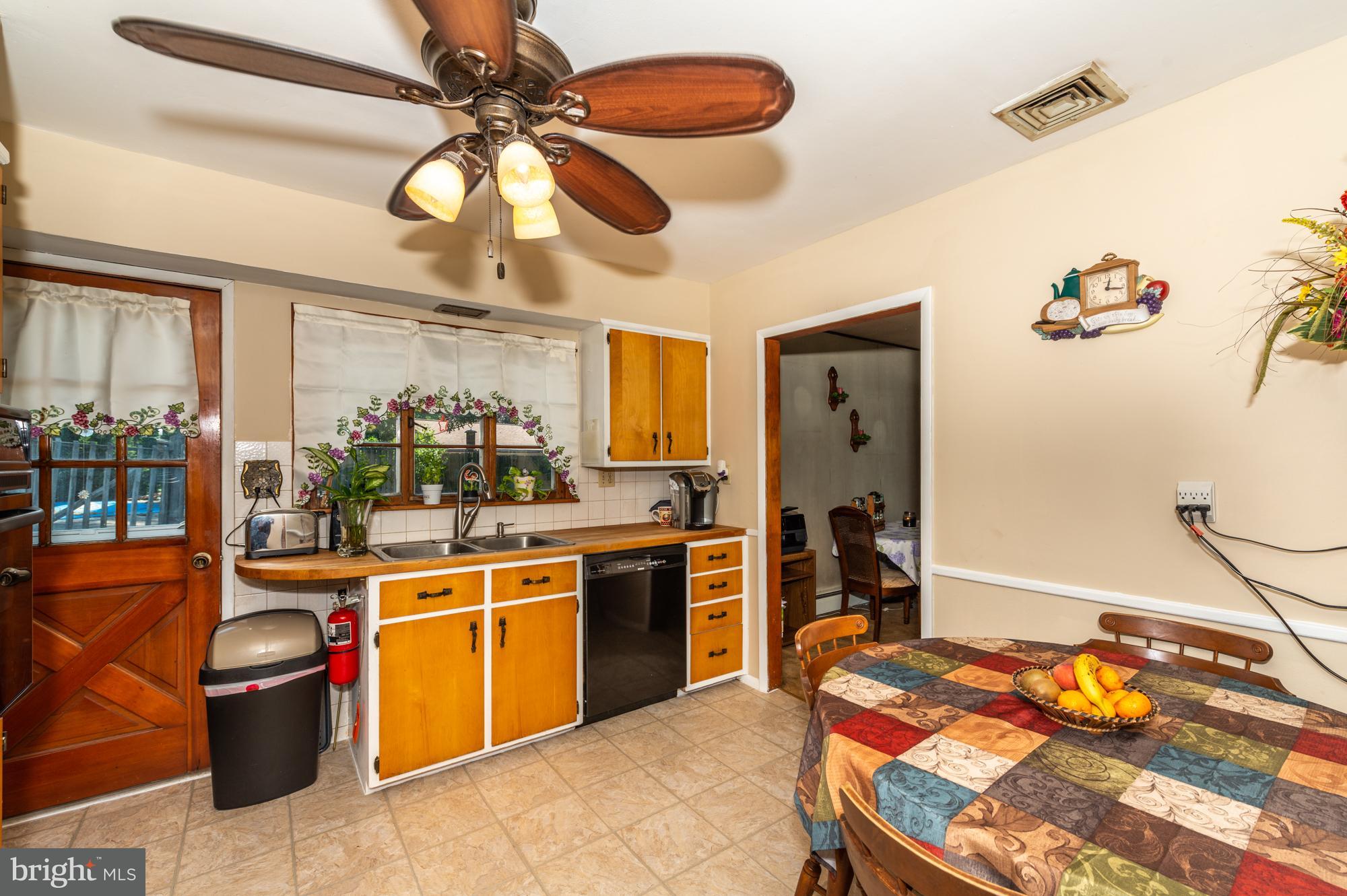 4318 Heather Road Elizabethtown, PA 17022 - Photo 7 of 28 Gallery Image 7