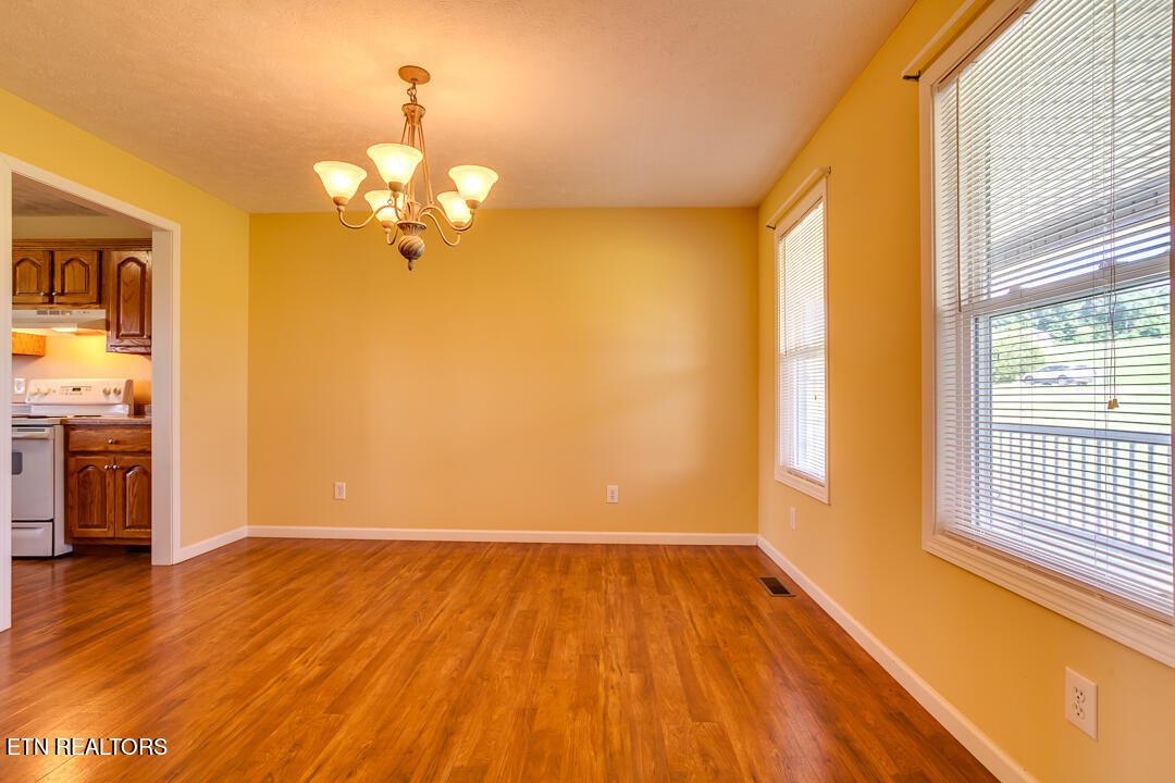 347 Ranch Road Blaine, TN 37709 - Photo 9 of 58 017240530-1-347RanchRdBlaineTn-SCREEN SI