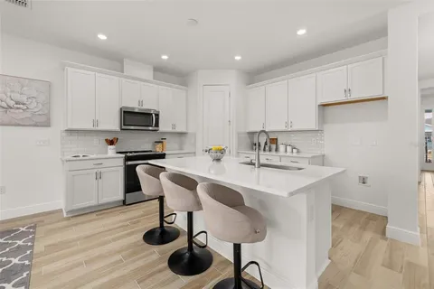 $339,990 | 995 Fiesta Key Circle, Lady Lake, FL 32159