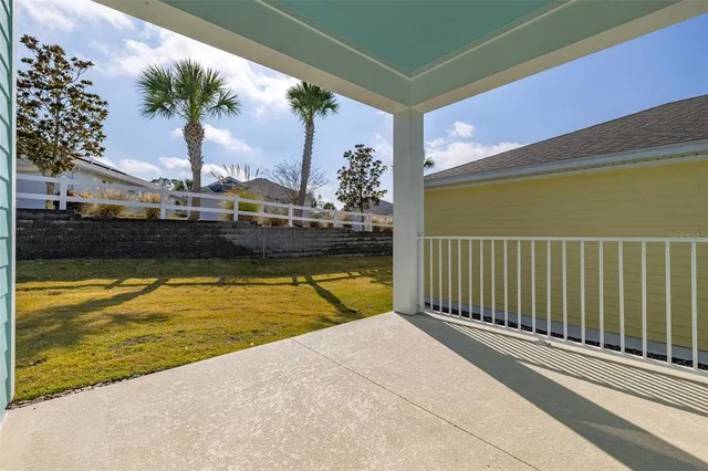 $339,990 | 995 Fiesta Key Circle, Lady Lake, FL 32159