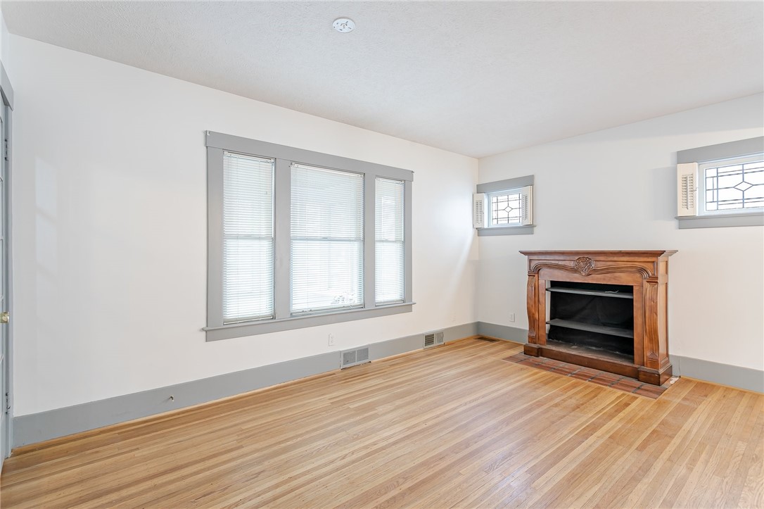 176 Merwin Avenue Rochester, NY 14609 - Photo 7 of 24