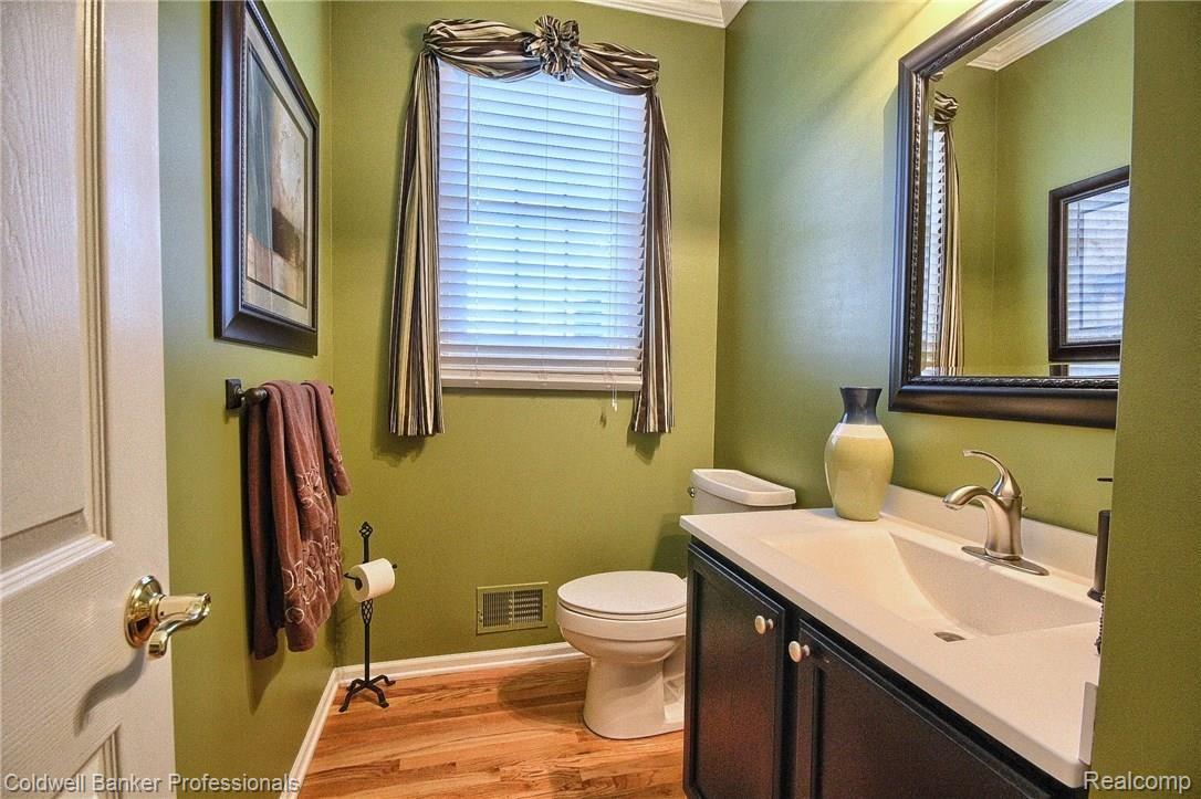 47815 Pavillon Road Canton, MI 48188 - Photo 8 of 42 Half_Bath.jpg