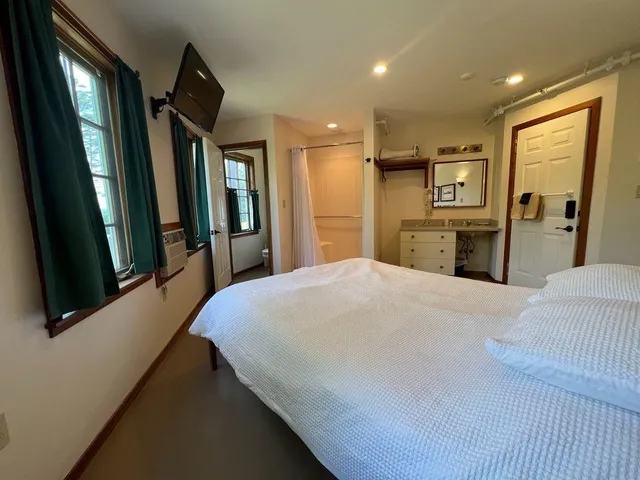 $1,125 | 651 River Road, Unit 9, Lyme, NH 03768