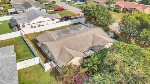 a view of a yard in front of the house