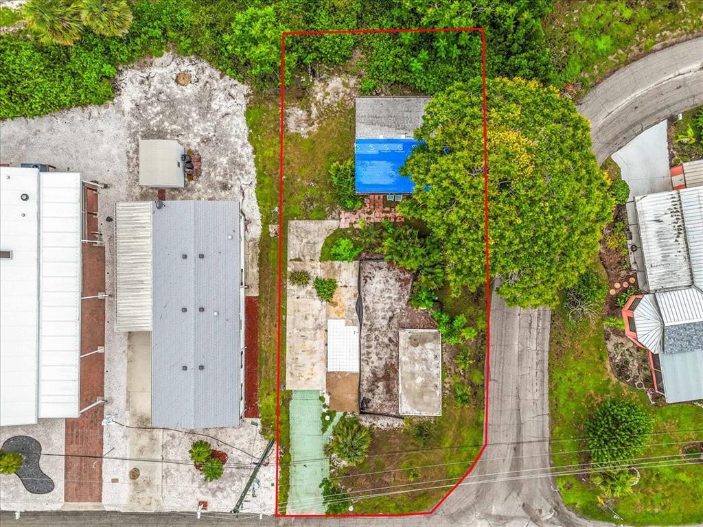 30 Hatchett Creek Road Venice, FL 34285 - Photo 13 of 17 view of a house with a garden