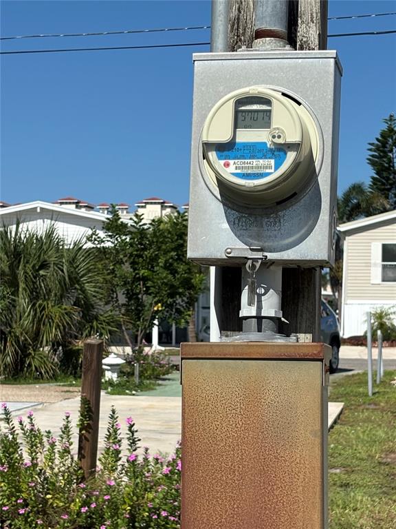 30 Hatchett Creek Road Venice, FL 34285 - Photo 8 of 17 a view of a house with sitting area and garden