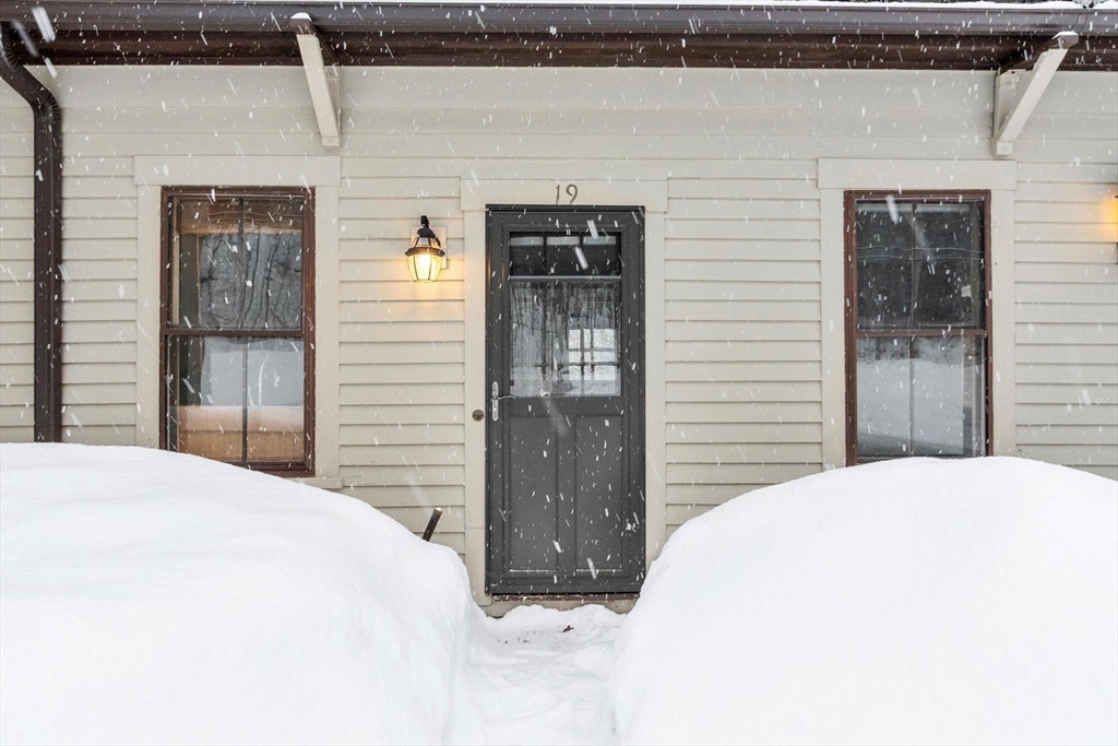 19 Hubbardston Road Princeton, MA 01541 - Photo 3 of 42