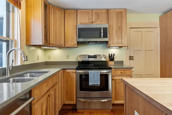 $475,000 | 19 Hubbardston Road, Princeton, MA 01541