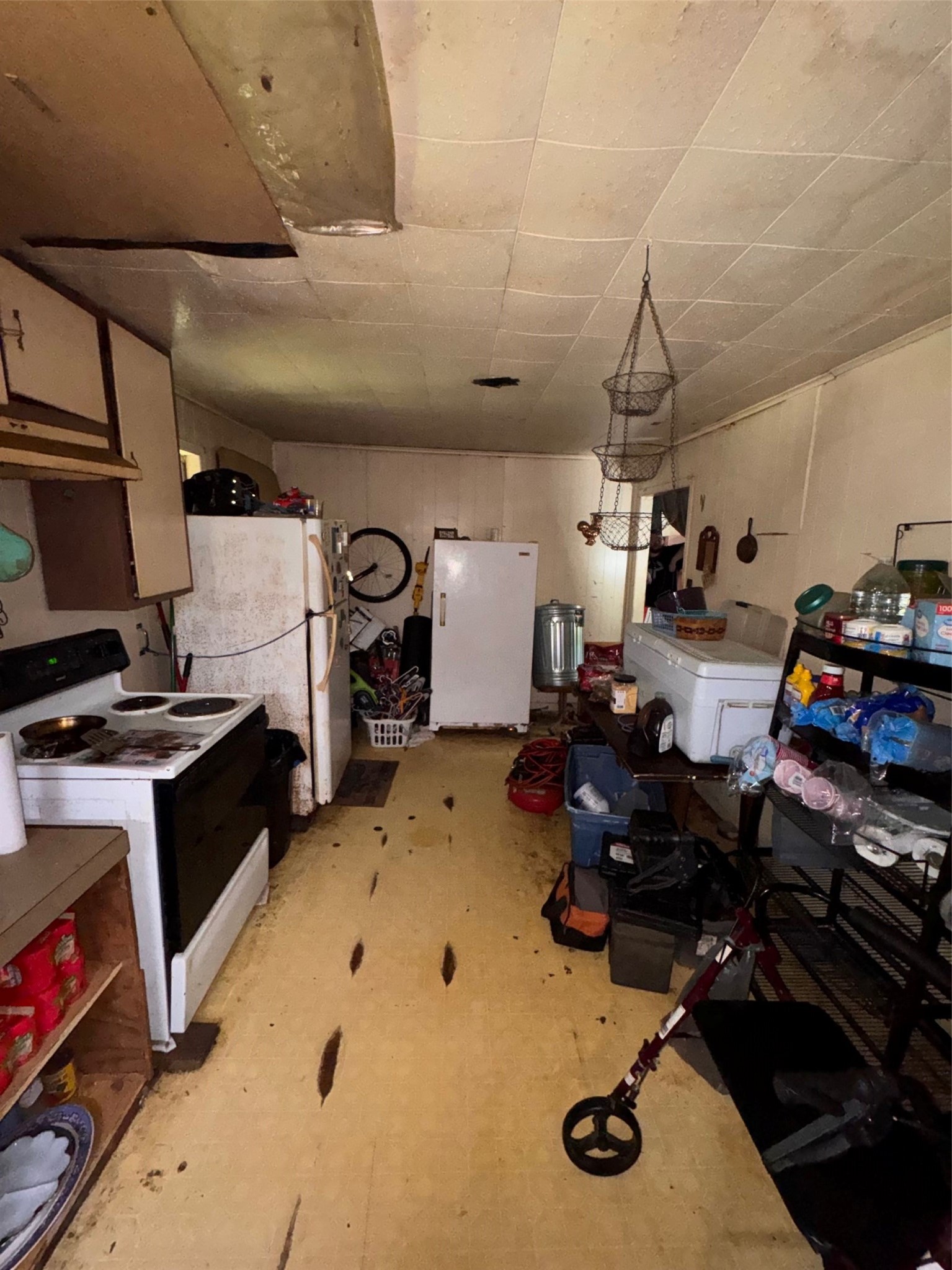 6021 Hertford Street Houston, TX 77048 - Photo 5 of 16 a view of workspace