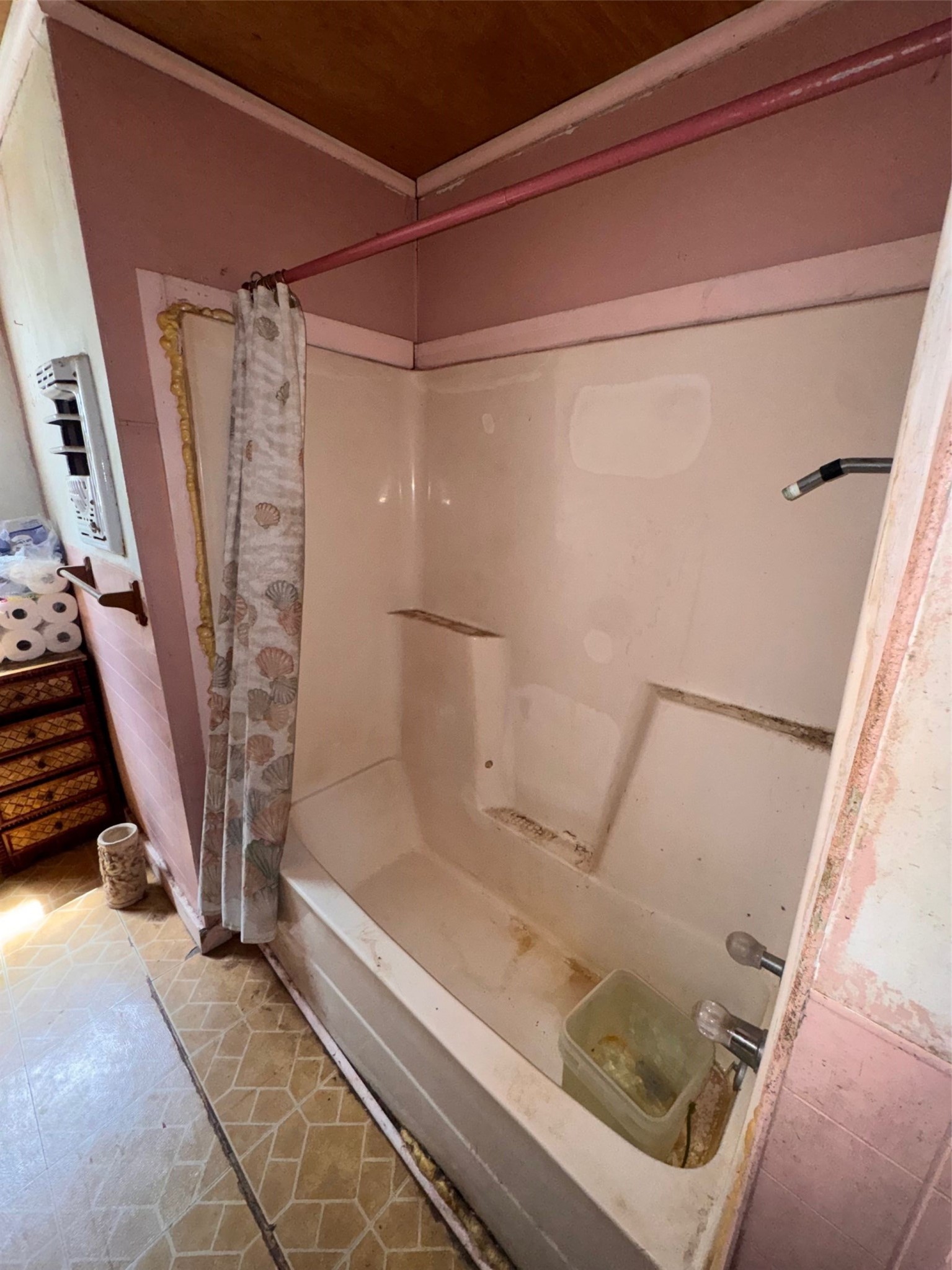 6021 Hertford Street Houston, TX 77048 - Photo 10 of 16 a view of an empty walk in closet