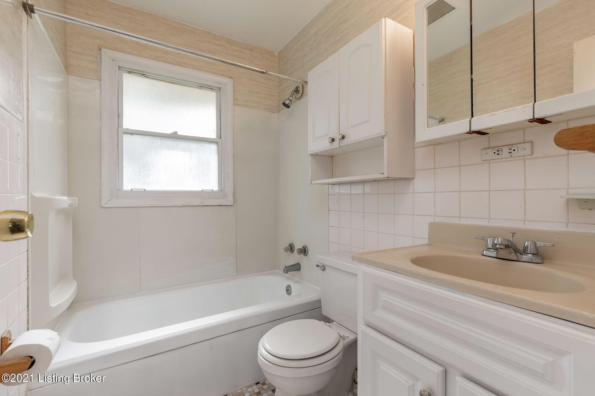10004 Robsion Road Louisville, KY 40299 - Photo 20 of 36 Robsion020