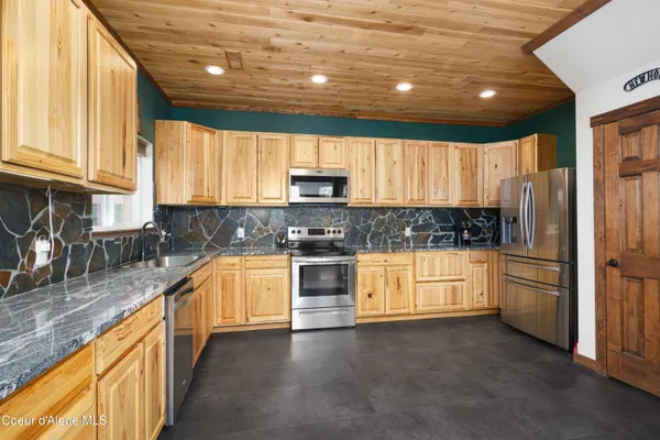 $1,125,000 | 12251 West Blessing Hill Road, Post Falls, ID 83854