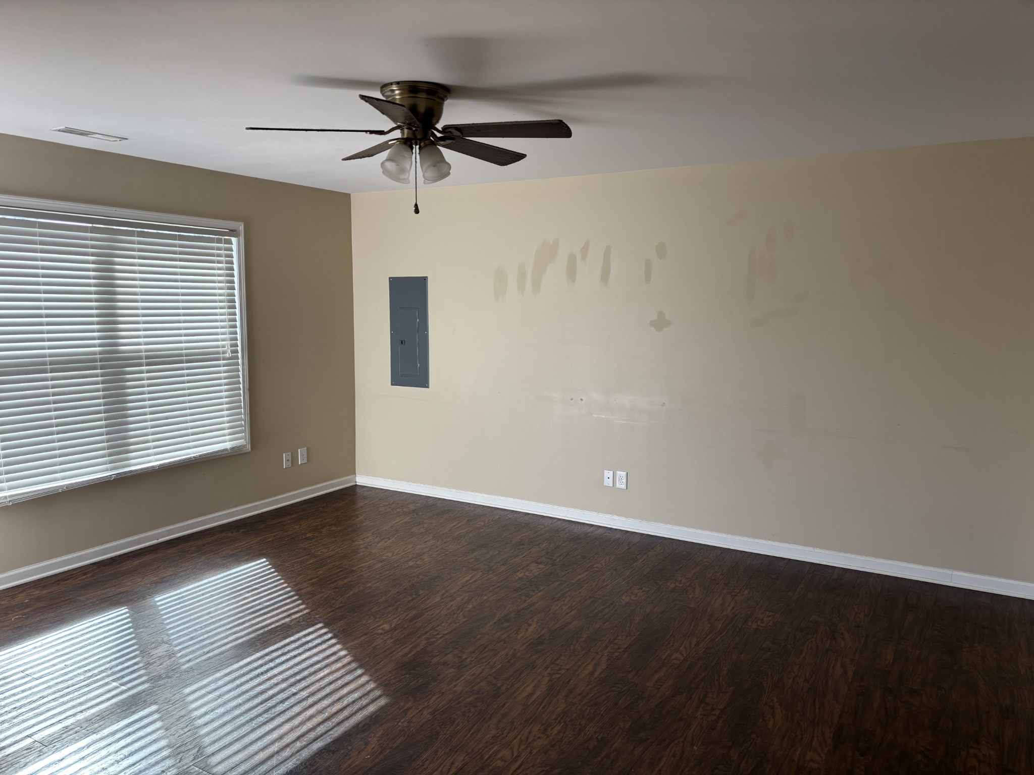 700 Vincent Street Manchester, TN 37355 - Photo 3 of 9