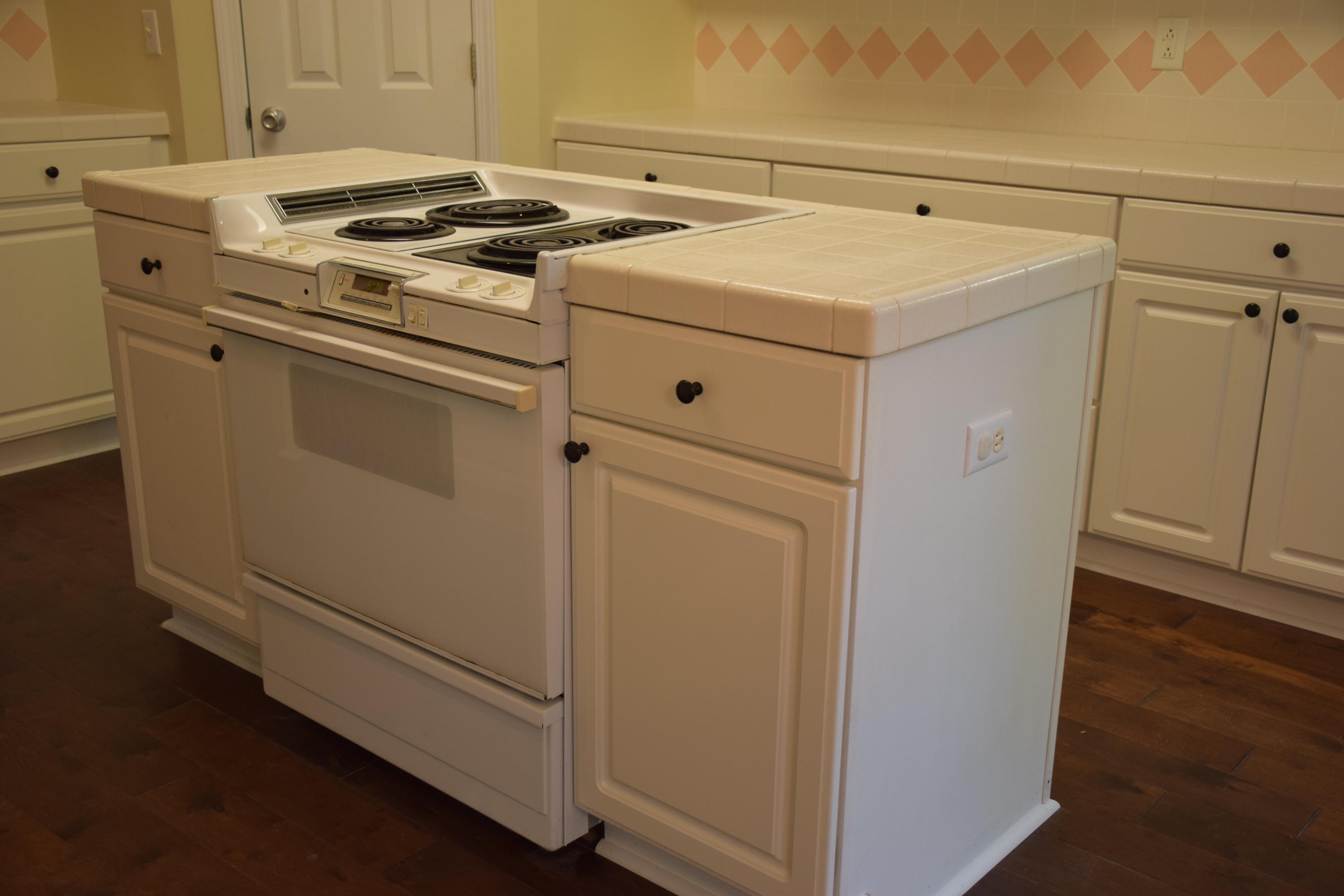 1828 Huntington Road Niceville, FL 32578 - Photo 8 of 27 a utility room with dryer and washer