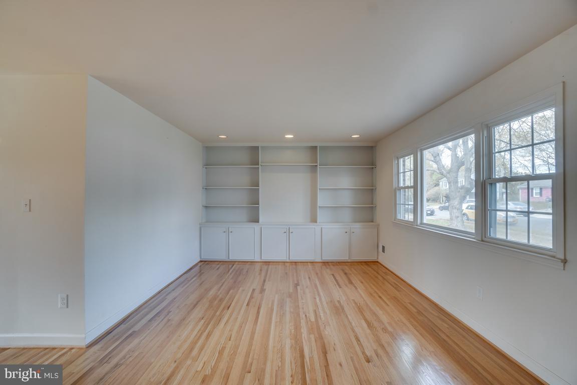 7306 Castle Road Manassas, VA 20109 - Photo 4 of 36 Gallery Image 4