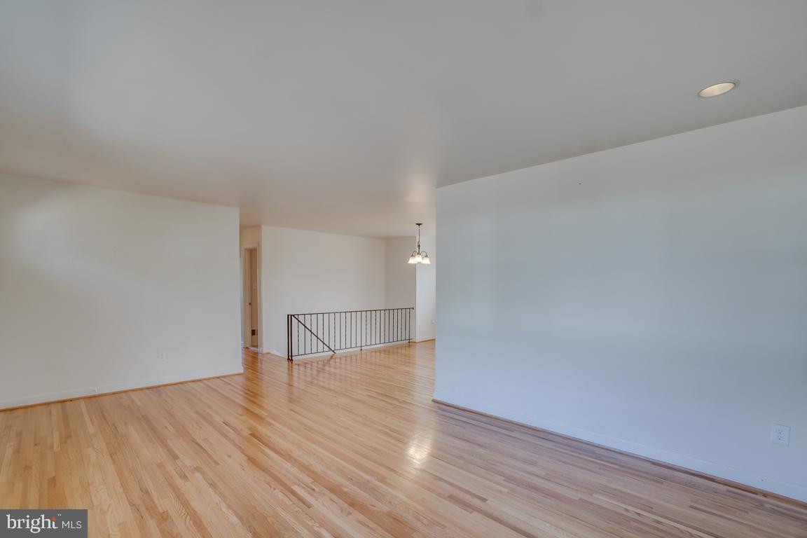7306 Castle Road Manassas, VA 20109 - Photo 7 of 36 Gallery Image 7