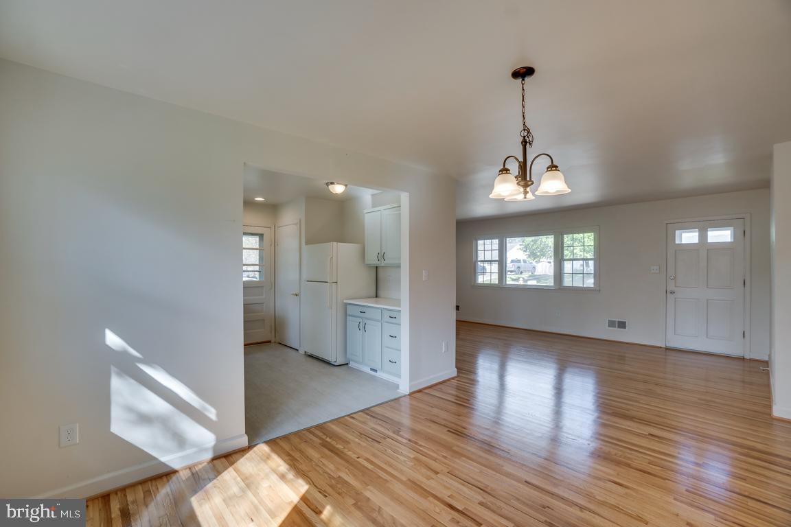 7306 Castle Road Manassas, VA 20109 - Photo 8 of 36 Gallery Image 8