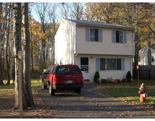27 Hemlock Road Holbrook, MA 02343 - Photo 1 of 10