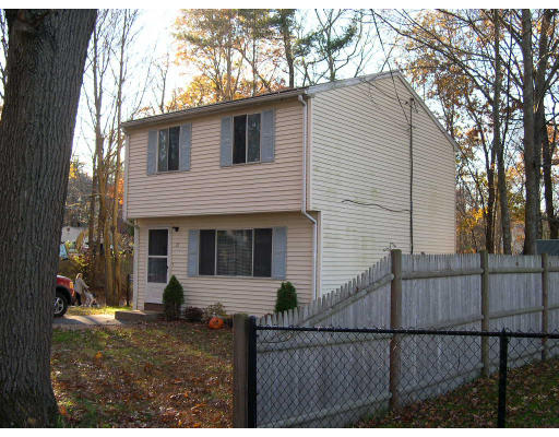 27 Hemlock Road Holbrook, MA 02343 - Photo 4 of 10