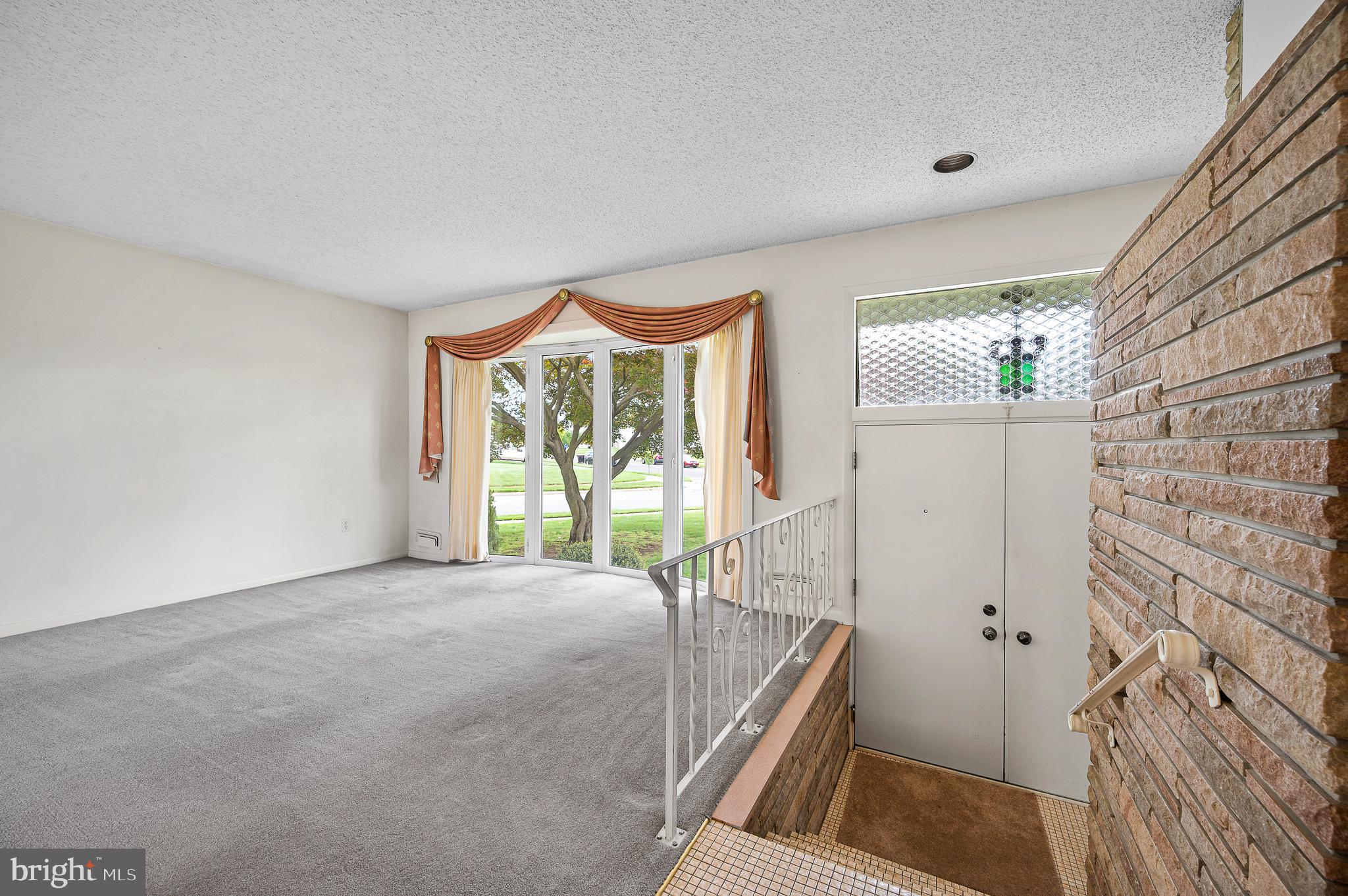 9 Stephen Drive Glendora, NJ 08029 - Photo 8 of 29 Stairs up to the main living area