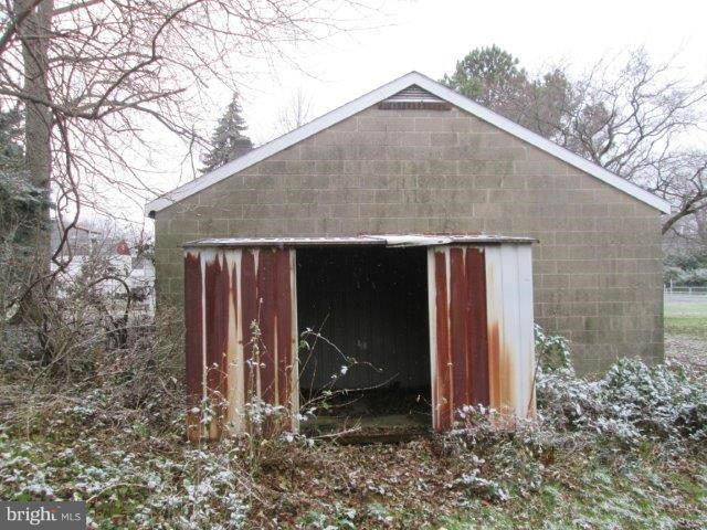 8109 Shore Road Baltimore, MD 21219 - Photo 20 of 20 Exterior (Rear)