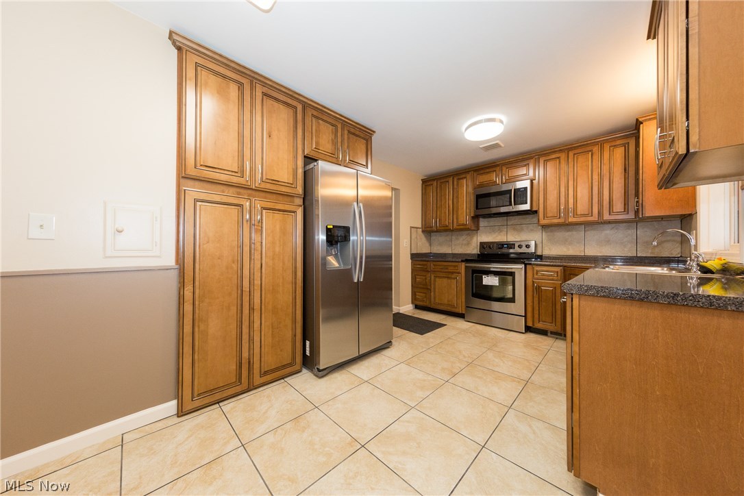 3790 Silsby Road Cleveland, OH 44118 - Photo 7 of 25 Gallery Image 7
