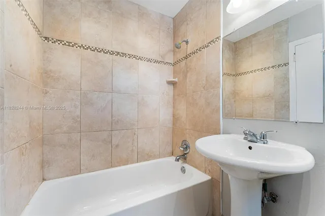 $412,000 | 811 Evergreen Drive, Lake Park, FL 33403