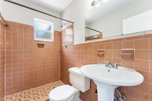 $412,000 | 811 Evergreen Drive, Lake Park, FL 33403