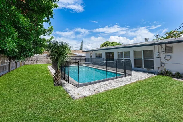 $412,000 | 811 Evergreen Drive, Lake Park, FL 33403