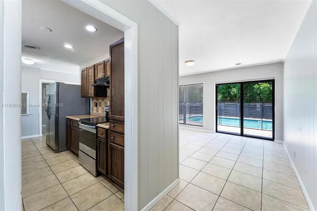 $412,000 | 811 Evergreen Drive, Lake Park, FL 33403