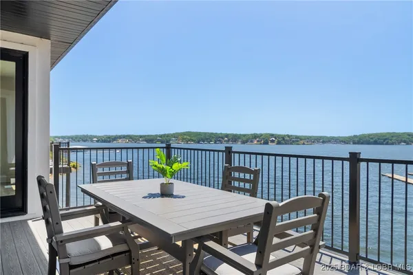 $1,395,000 | 128 Palisades Yacht Clb Drive, Unit 2, Lake Ozark, MO 65049