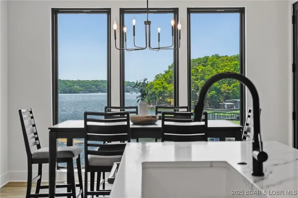 $1,395,000 | 128 Palisades Yacht Clb Drive, Unit 2, Lake Ozark, MO 65049
