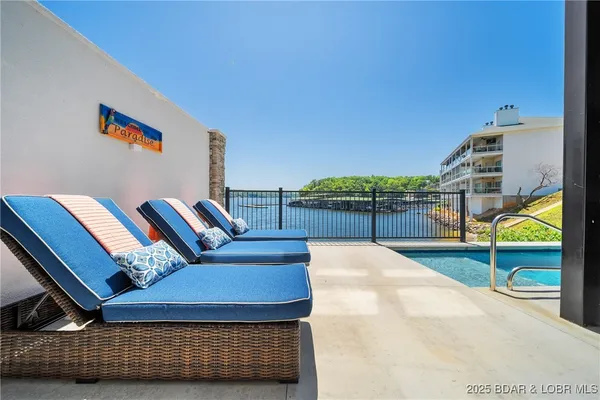 $1,395,000 | 128 Palisades Yacht Clb Drive, Unit 2, Lake Ozark, MO 65049