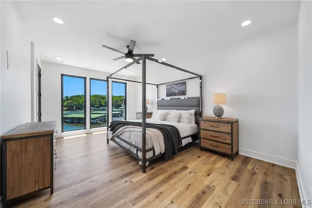 $1,395,000 | 128 Palisades Yacht Clb Drive, Unit 2, Lake Ozark, MO 65049