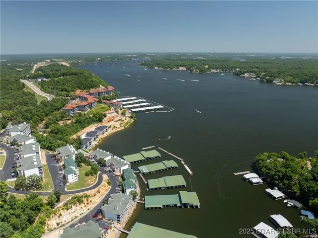 $1,395,000 | 128 Palisades Yacht Clb Drive, Unit 2, Lake Ozark, MO 65049