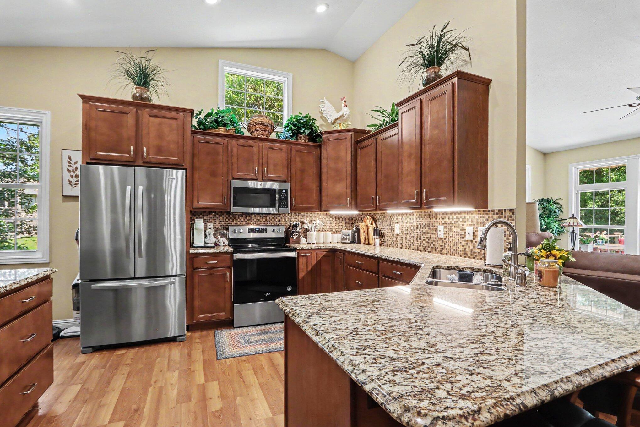 2181 Hunters Run Kalamazoo, MI 49048 - Photo 5 of 33 Kitchen