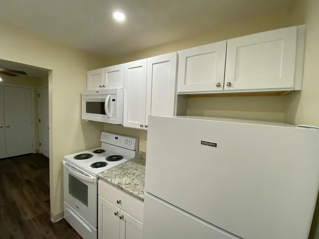 $1,899 | 171 Eastern Avenue, Unit 104, Manchester, NH 03104