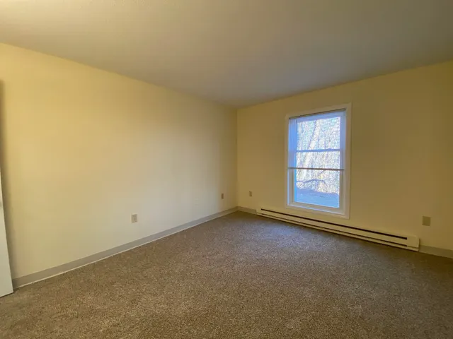 $1,899 | 171 Eastern Avenue, Unit 104, Manchester, NH 03104