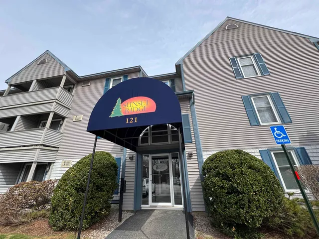 $1,899 | 171 Eastern Avenue, Unit 104, Manchester, NH 03104